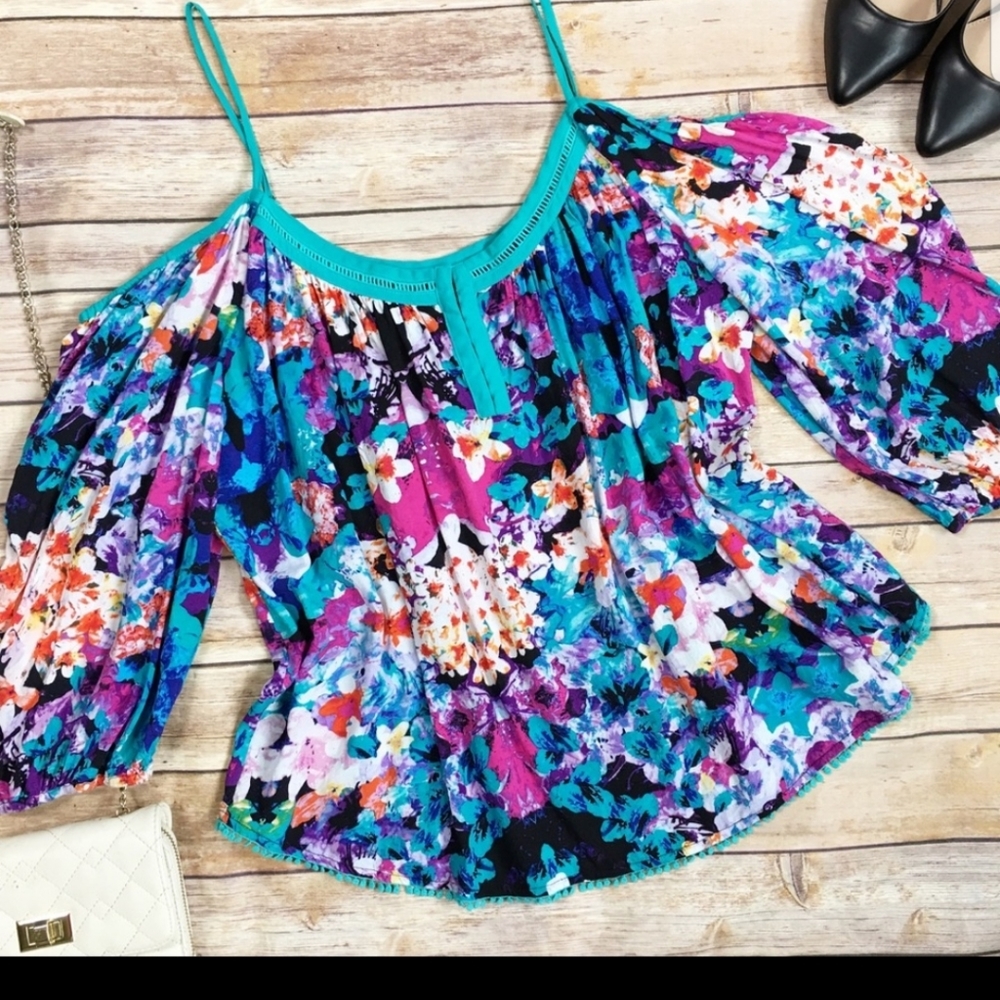 Boutique thin strap off the shoulder top size lg